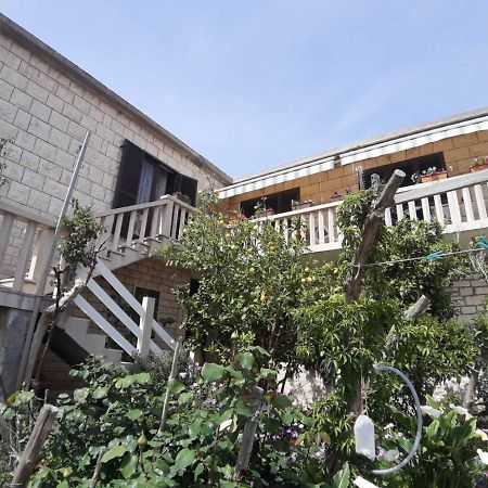 Apartmani Luce Sumartin Exterior foto