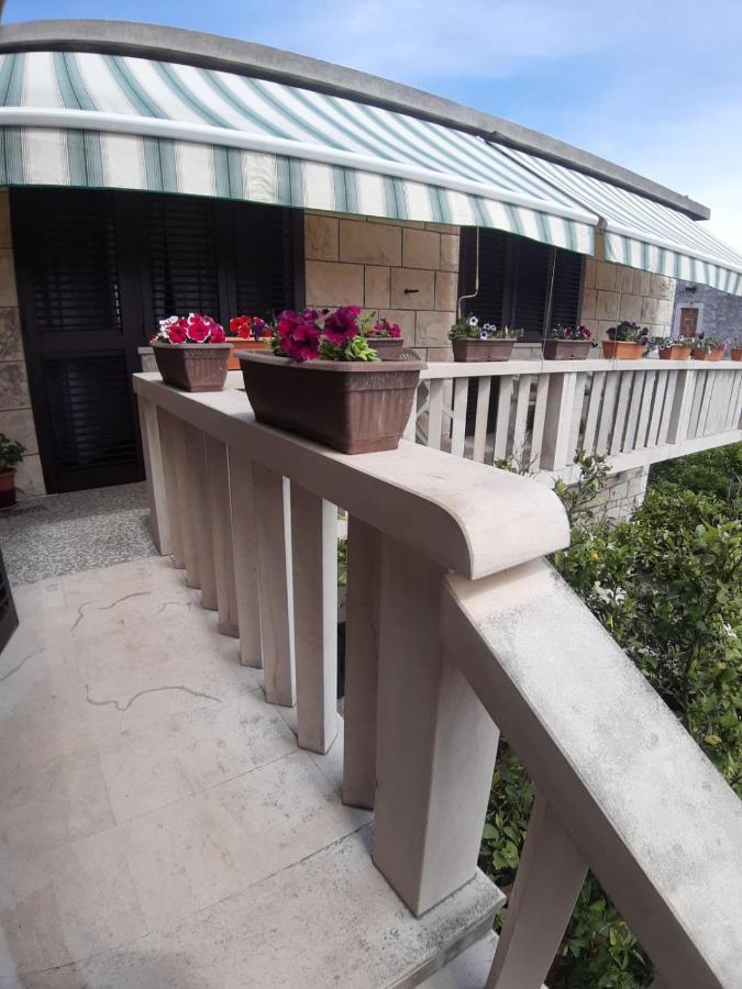 Apartmani Luce Sumartin Exterior foto